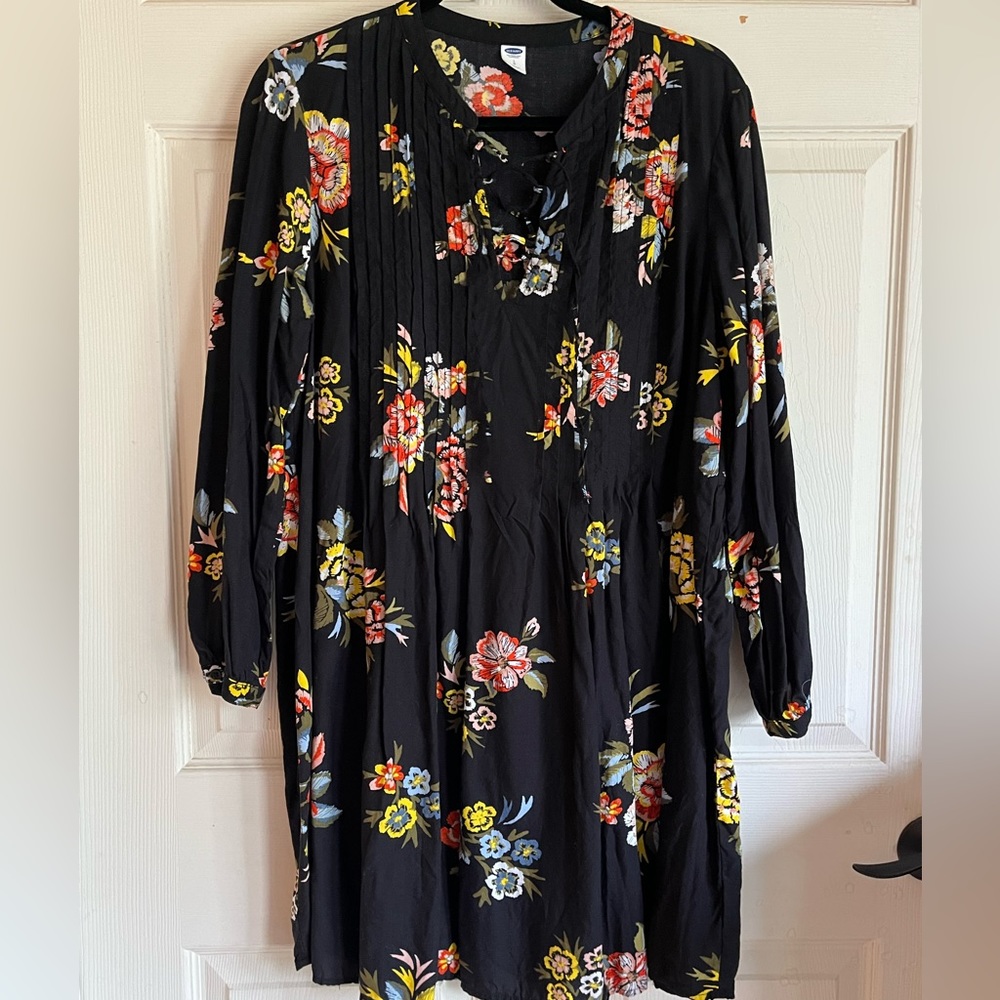 Old Navy black with flowers tunic/dress sz L